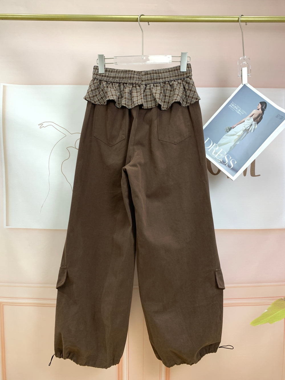 21973_BROWN