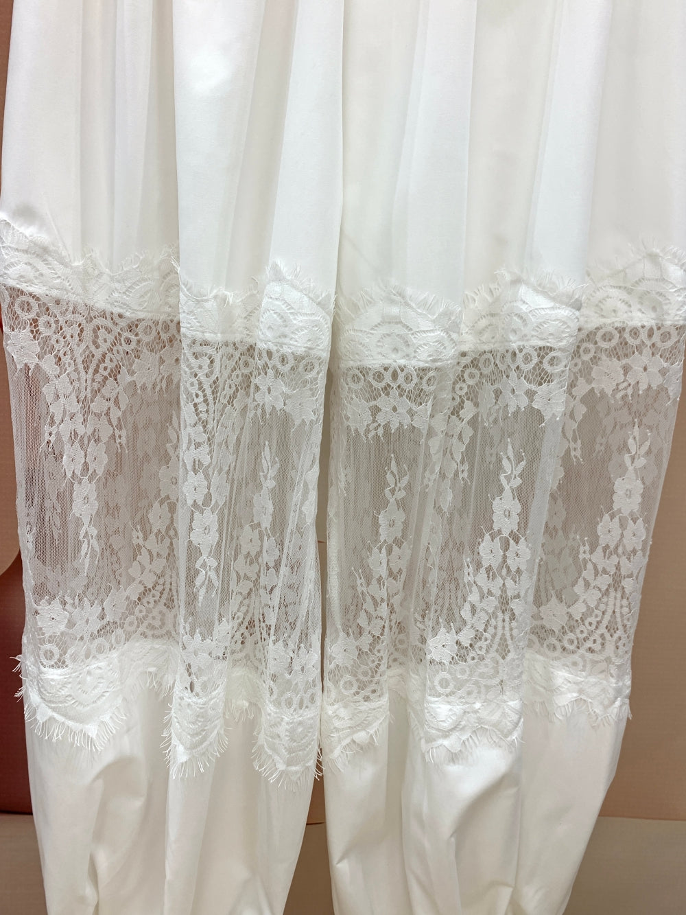 24489_WHITE