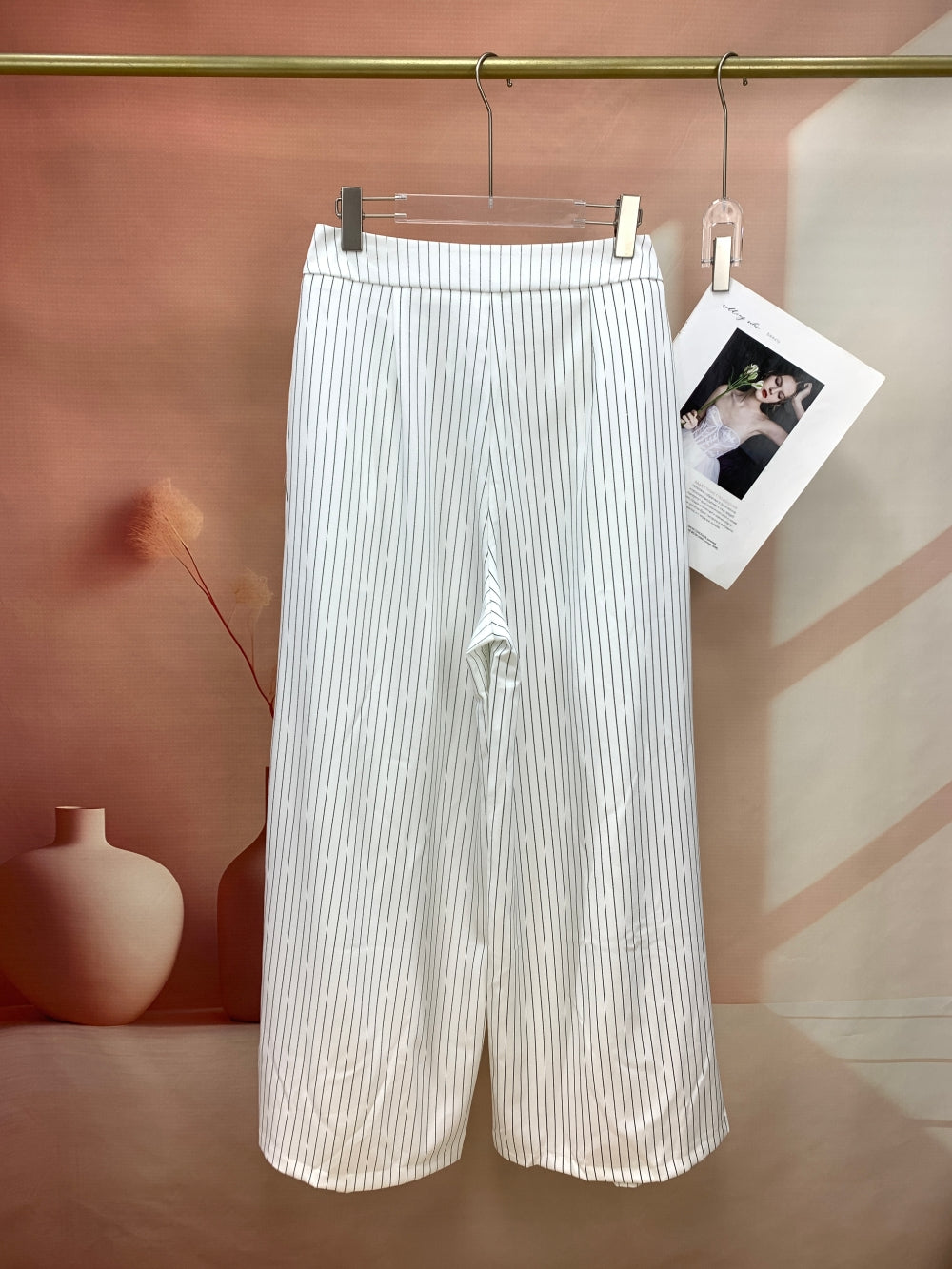 24640_WHITE