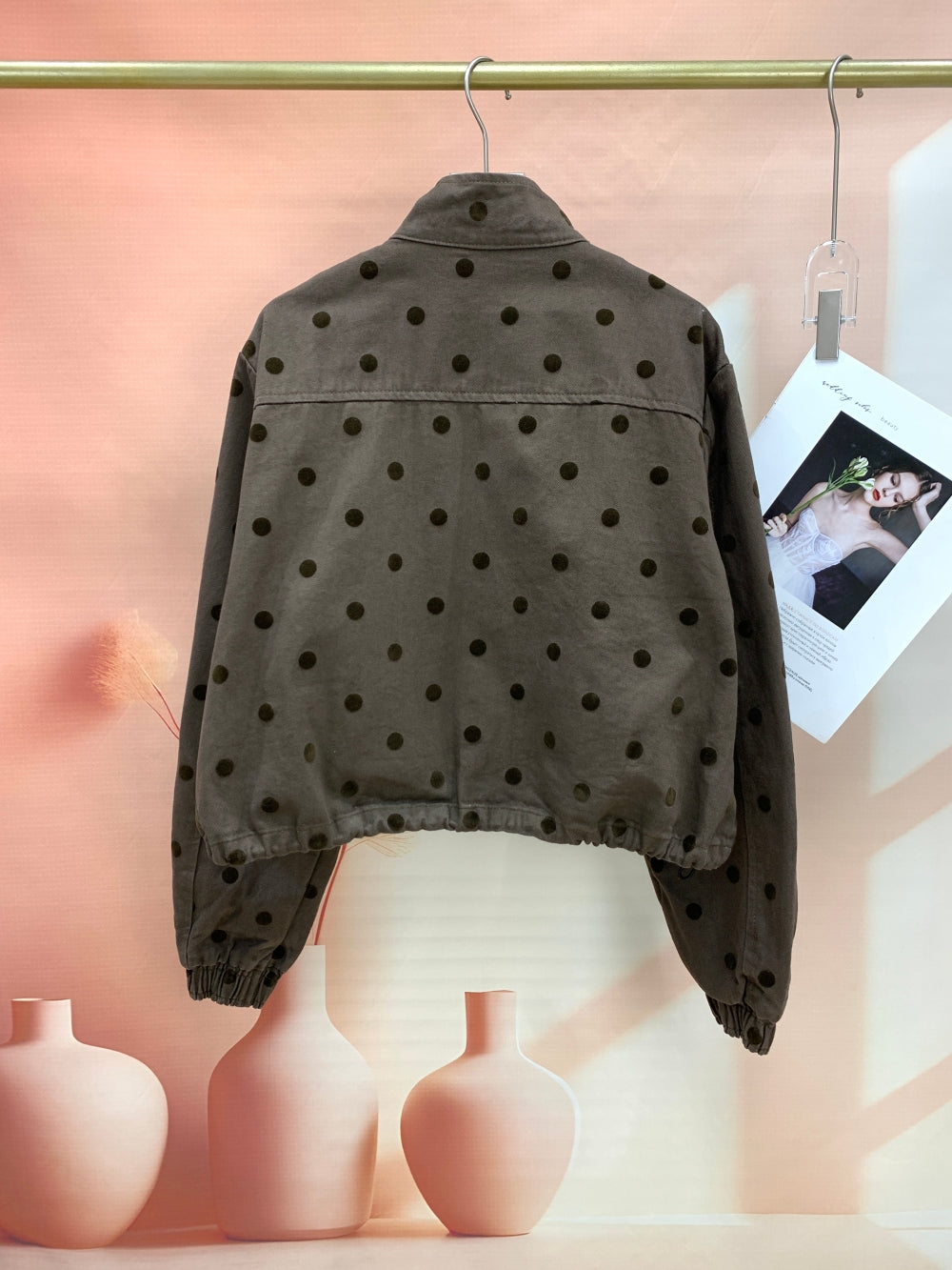 24933_BROWN