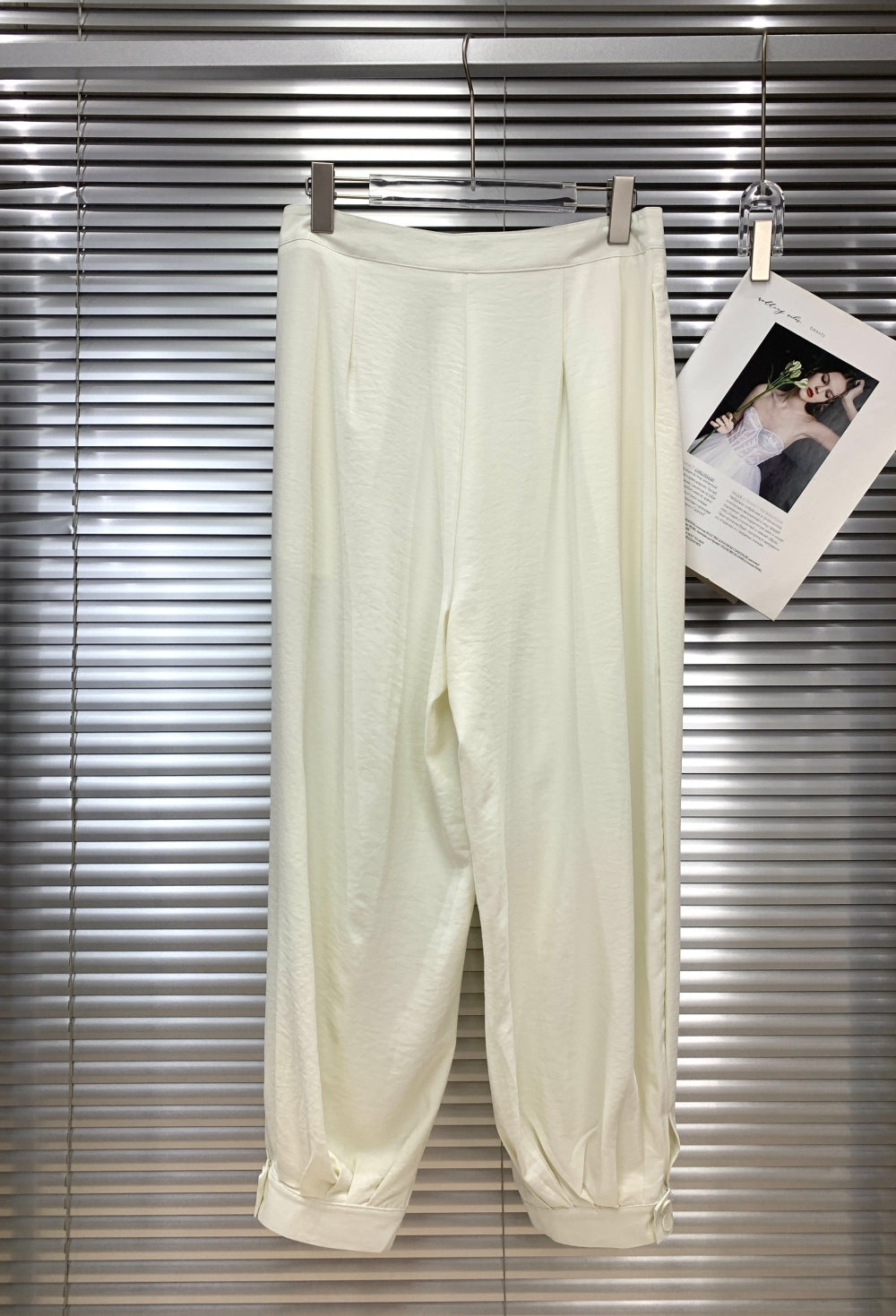 23880_WHITE