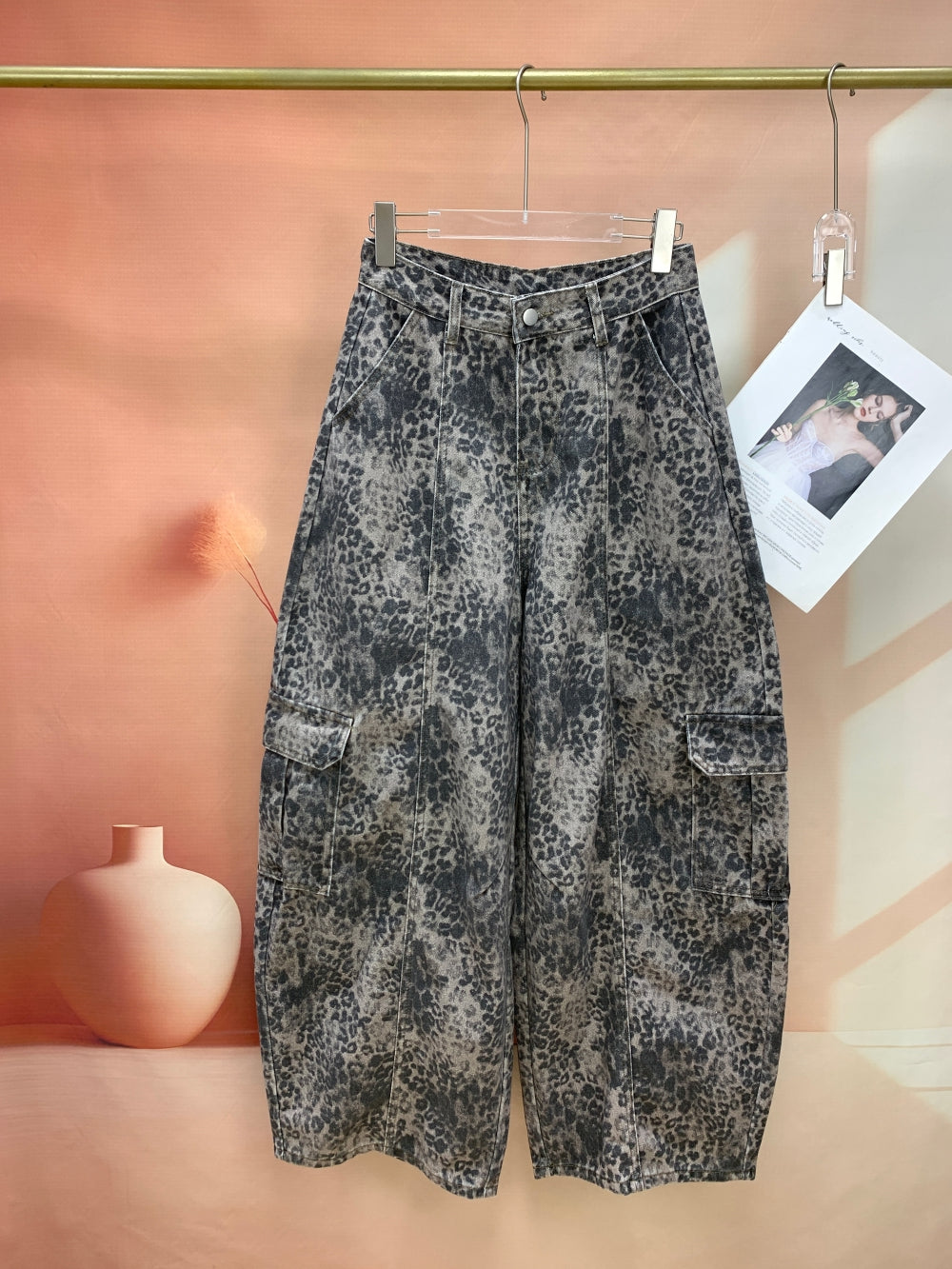 24894_BROWN