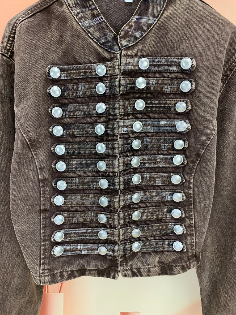 24819_BROWN