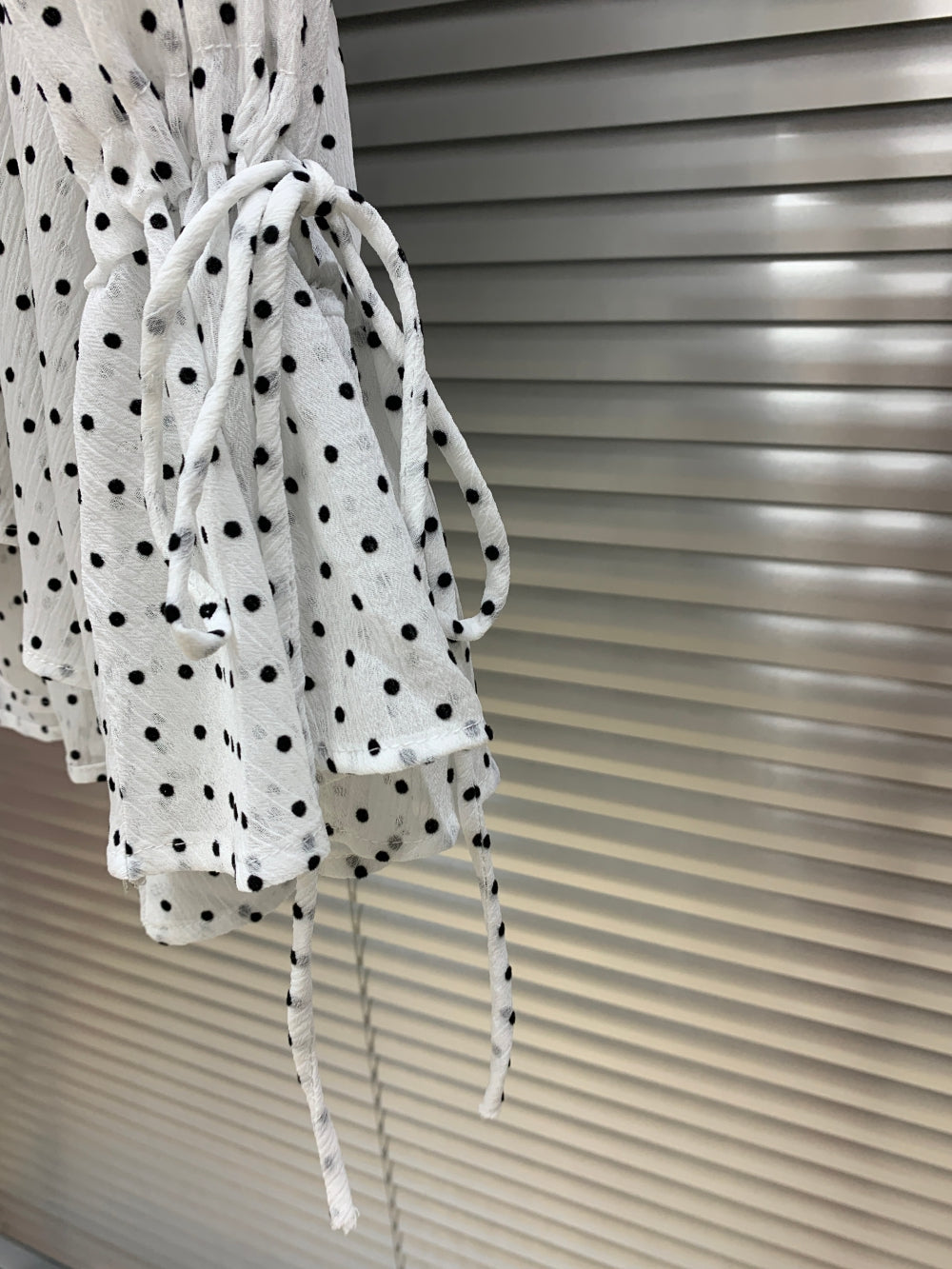 23817_WHITE