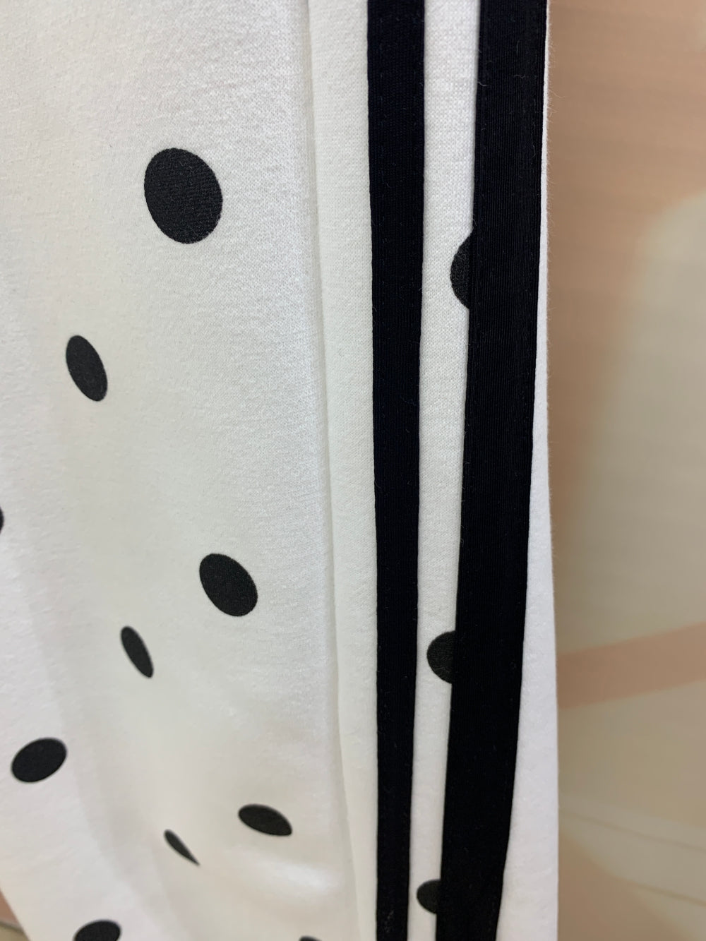 24790_WHITE