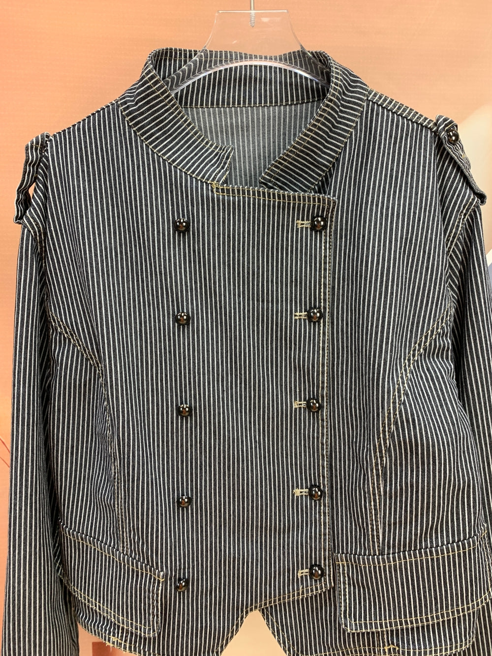 24832_GRAY