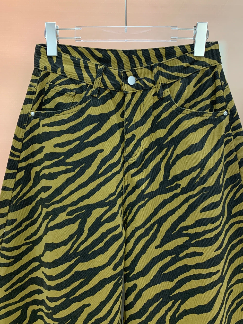 24895_BROWN