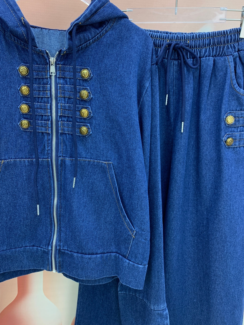 24889_BLUE